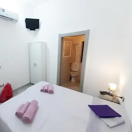 Center Via Roma 22 *