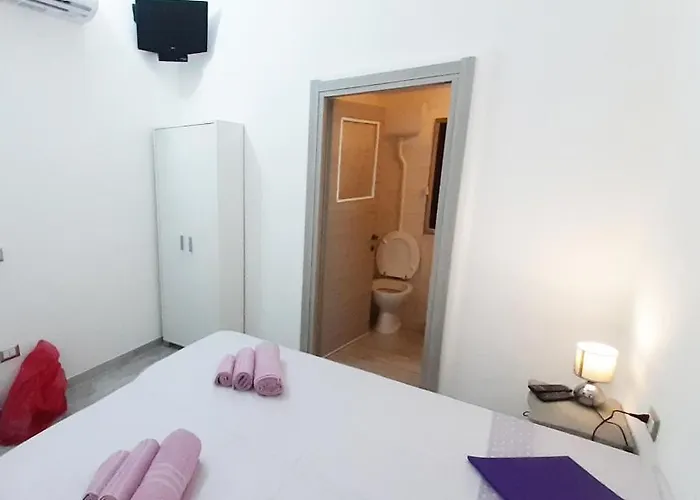 Center Via Roma 22 *