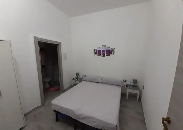 Center Via Roma 22 *